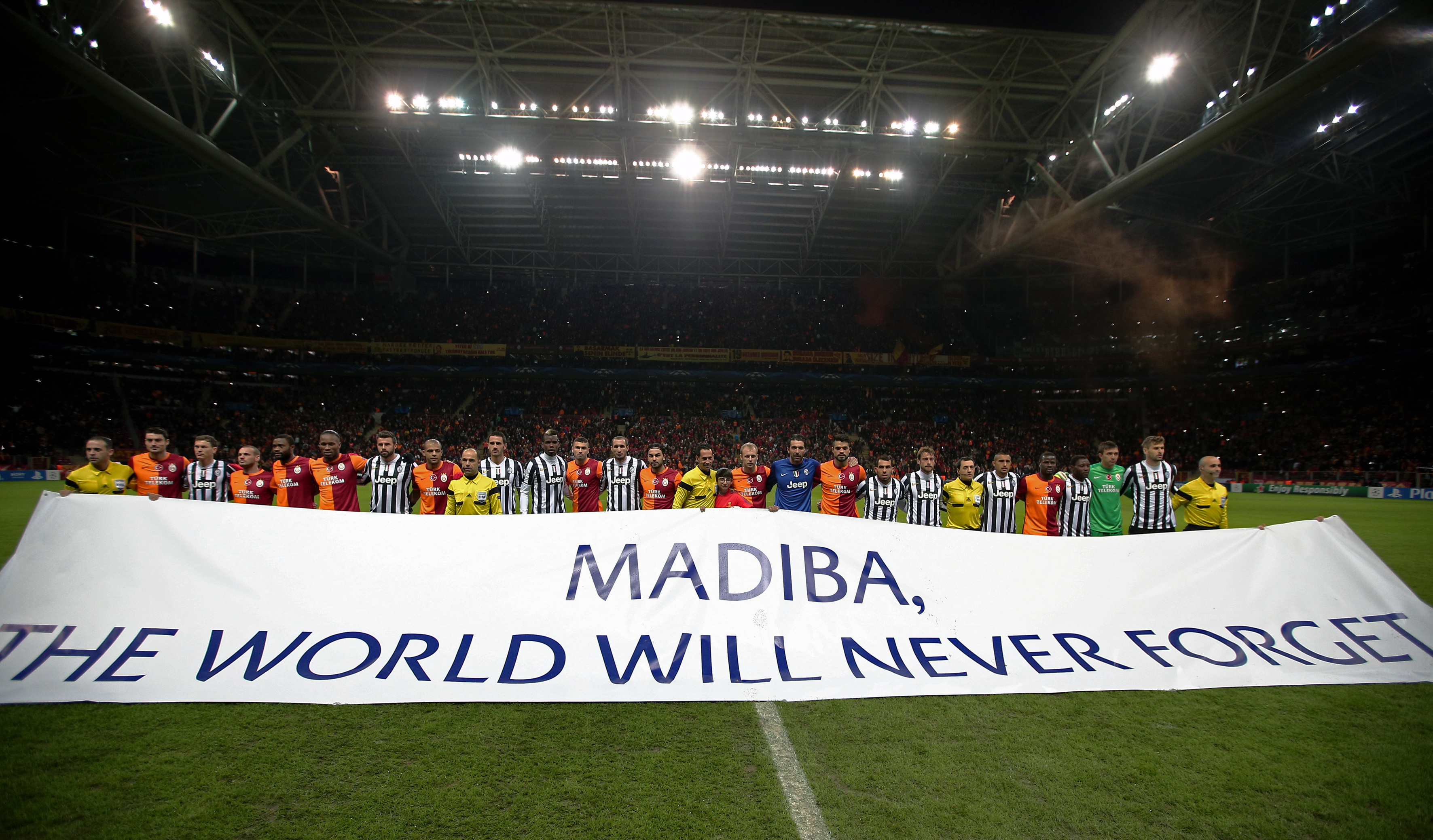 Galatasaray and Juventus for Madiba (10/12)