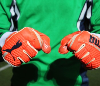 Puma evoSPEED 1.4 Hybrid, il test dei guanti di Mattia Perin