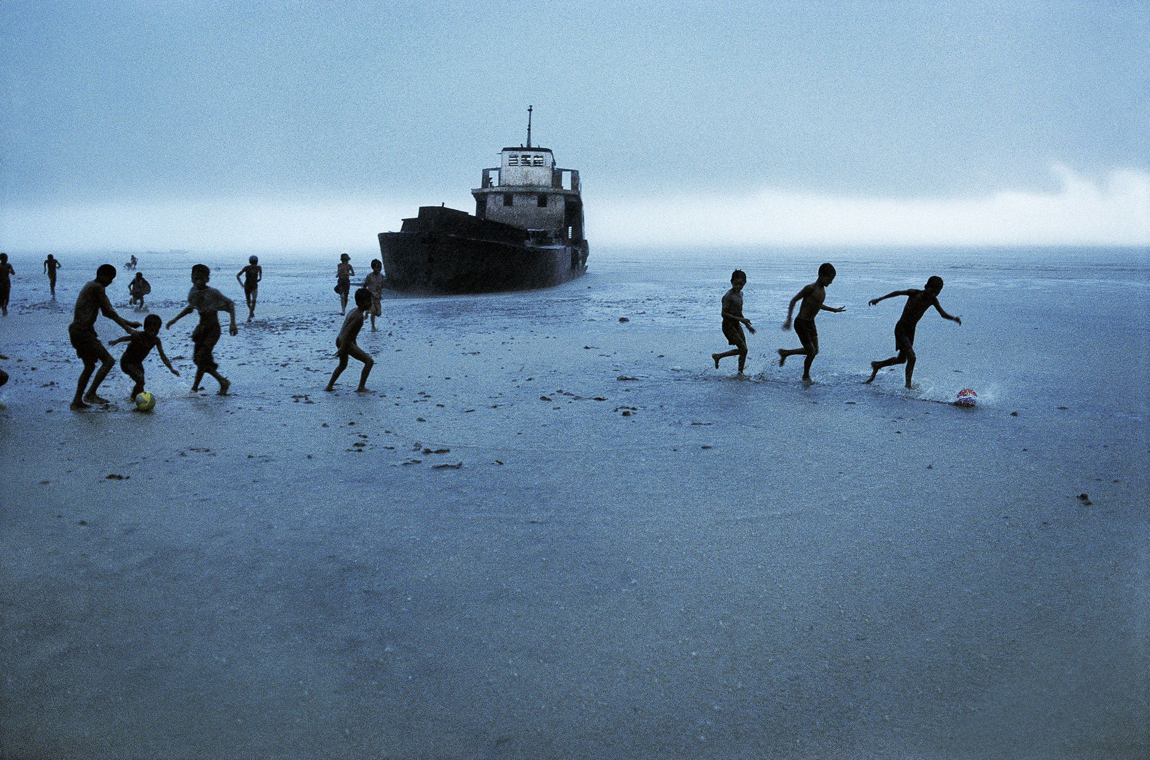 steve mccurry football and icons