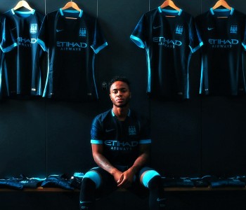 Blue Moon: la seconda maglia del Manchester City 2015/2016