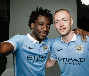 Stile e selfie: la maglia home del Manchester City 2015/2016