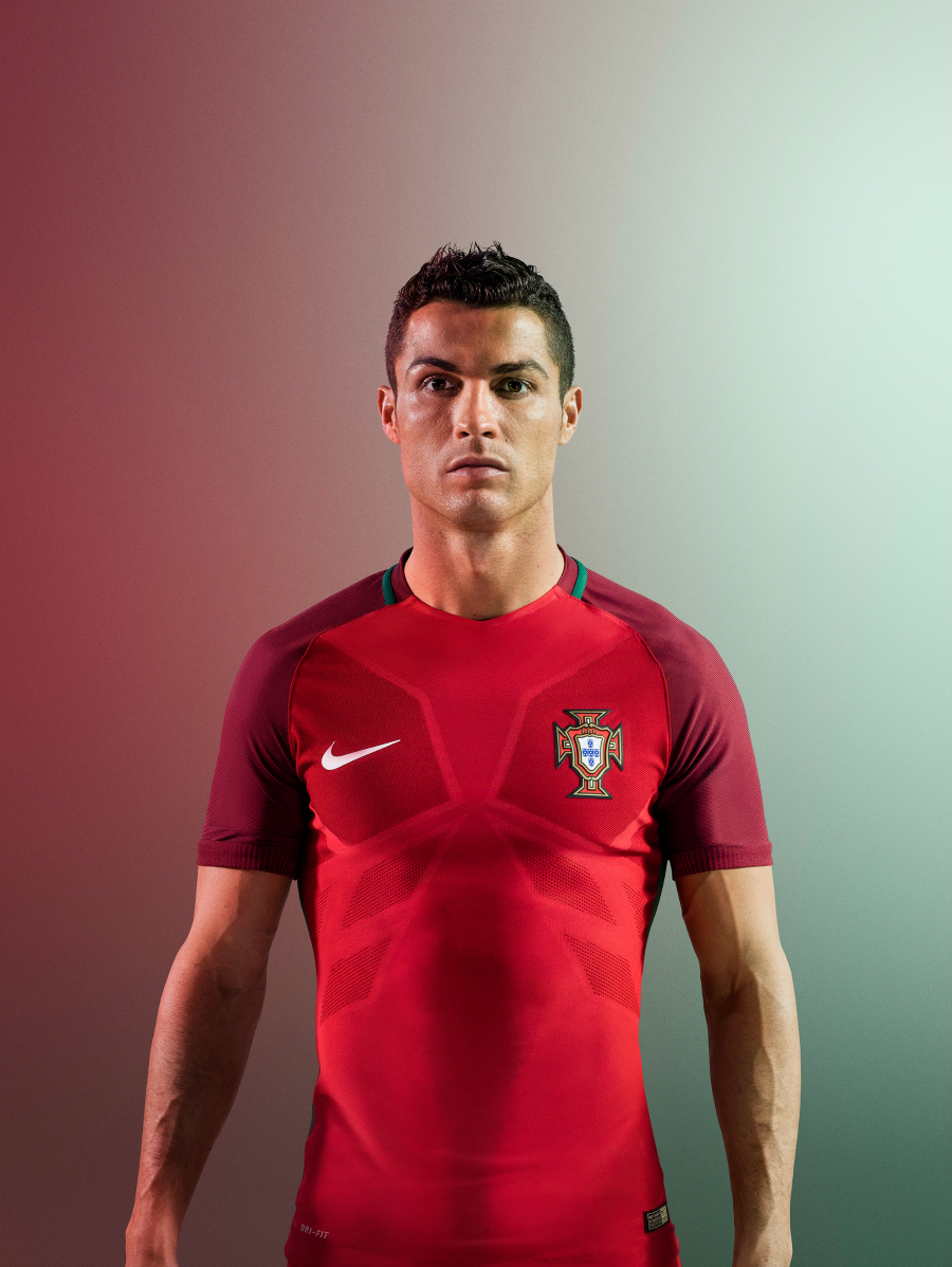 151213 Nike Liberty Cristiano Ronaldo Portraits 005 Straight Lowres Original 1 124,643,012 likes · 3,258,423 talking about this. 151213 nike liberty cristiano ronaldo p