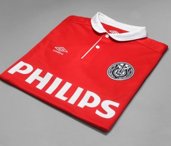 Umbro presenta il PSV Heritage kit
