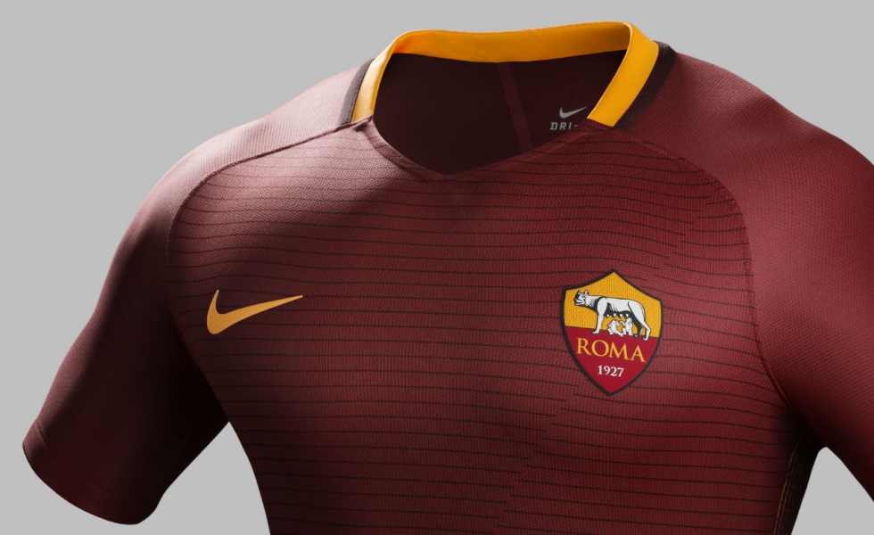 Nike, ecco la maglia home della Roma 2016/17