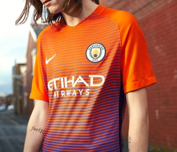 Nike, la terza maglia del Manchester City 2016/17