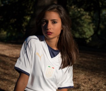 Thessa e la maglia away dell’Italia 2016