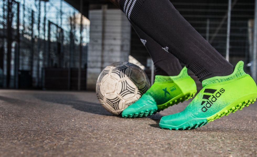Adidas lancia le X 16 Turbocharge per calcio e calcetto