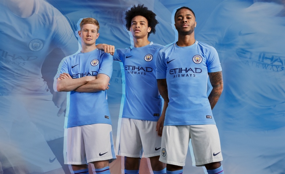 Manchester City, Nike presenta la maglia 2017/18