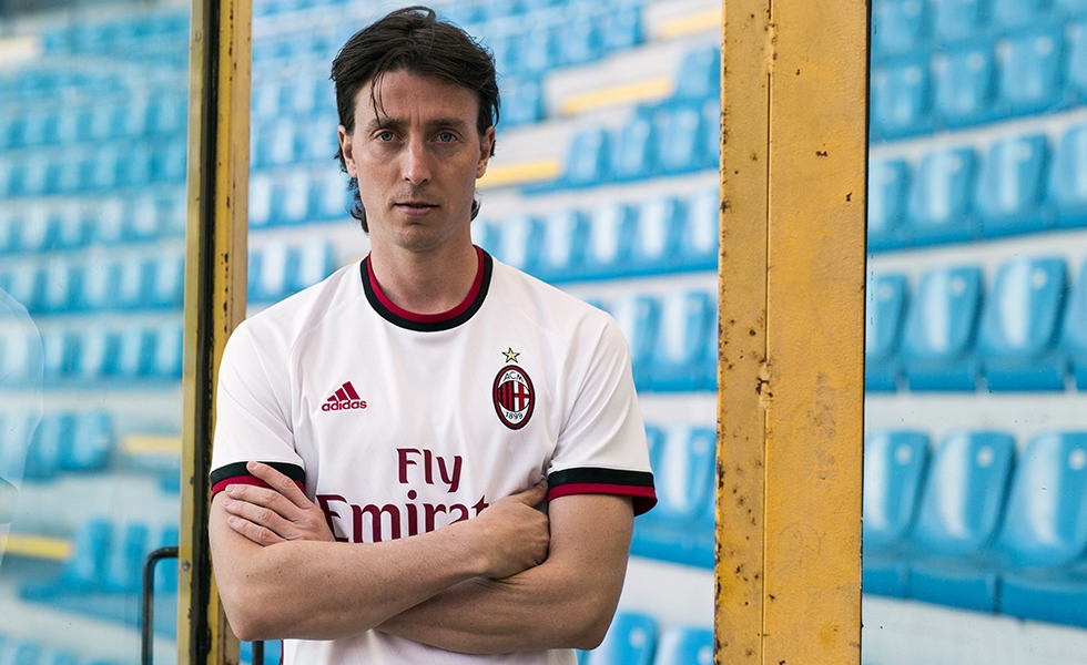 Adidas, la nuova maglia bianca del Milan