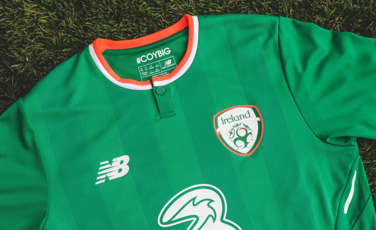 REP d'Irlanda Calcio Ispirato sulla tasca Look informale Kids T Shirt EURO 