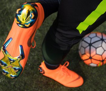 Tutti i tipi di suola delle scarpe da calcio: quale scegliere?